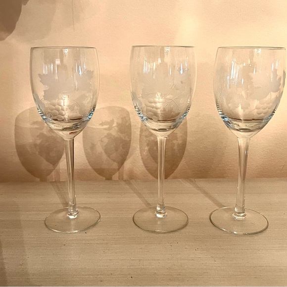 Vintage Etched Grape Vines Wine And Cocktail Glasses Set of 6 - Picture 6 of 12